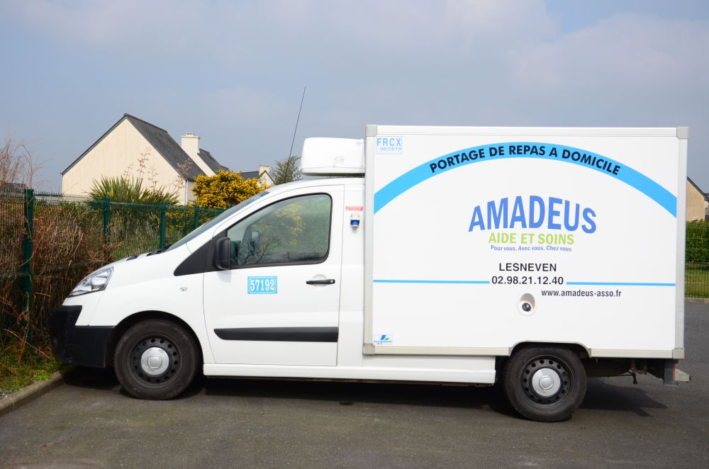 Camion Portage de Repas AMADEUS Aide et Soins Camion Portage de Repas AMADEUS Aide et Soins